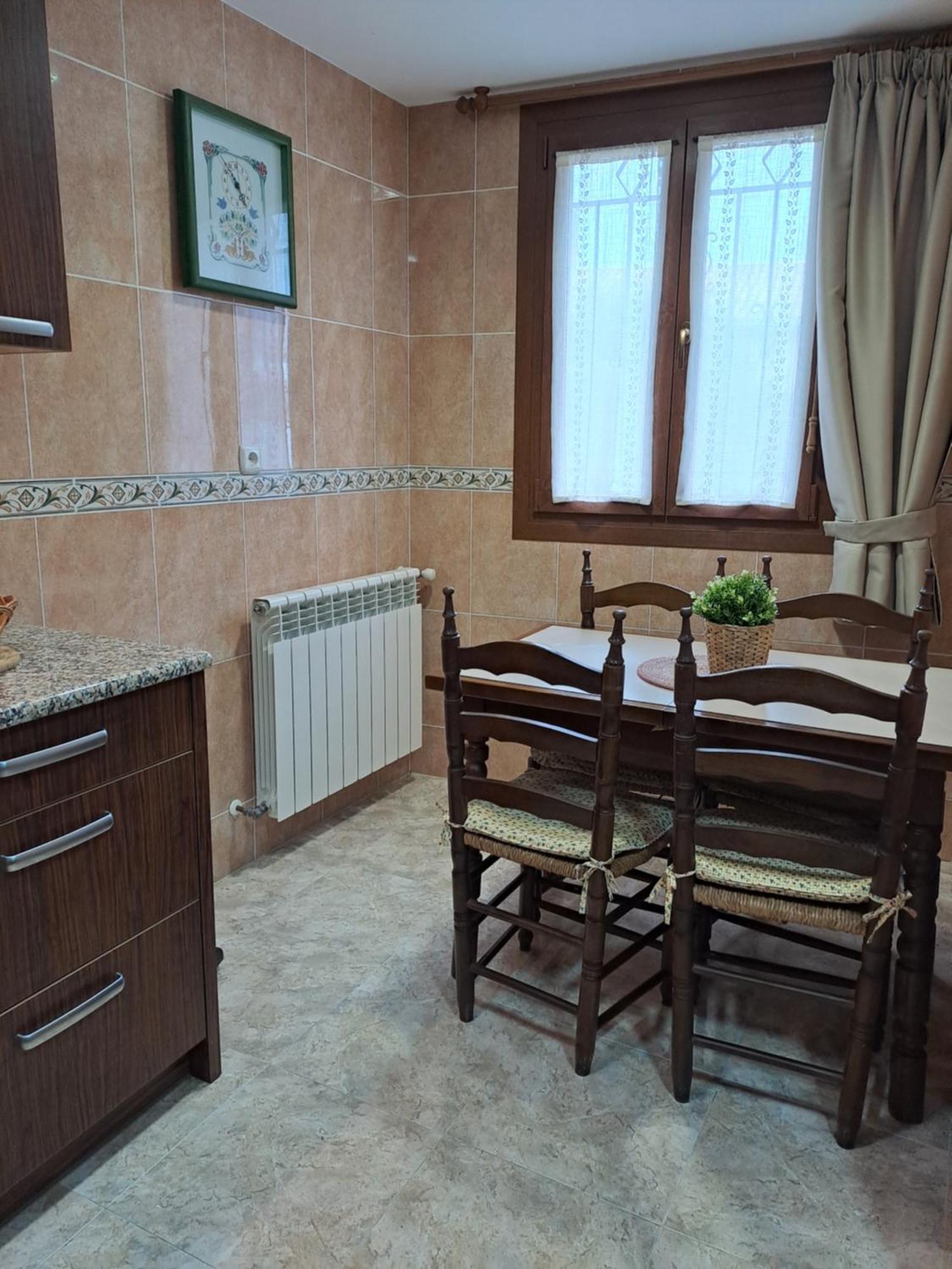 Casa Rural Torreblanca Urroz 외부 사진