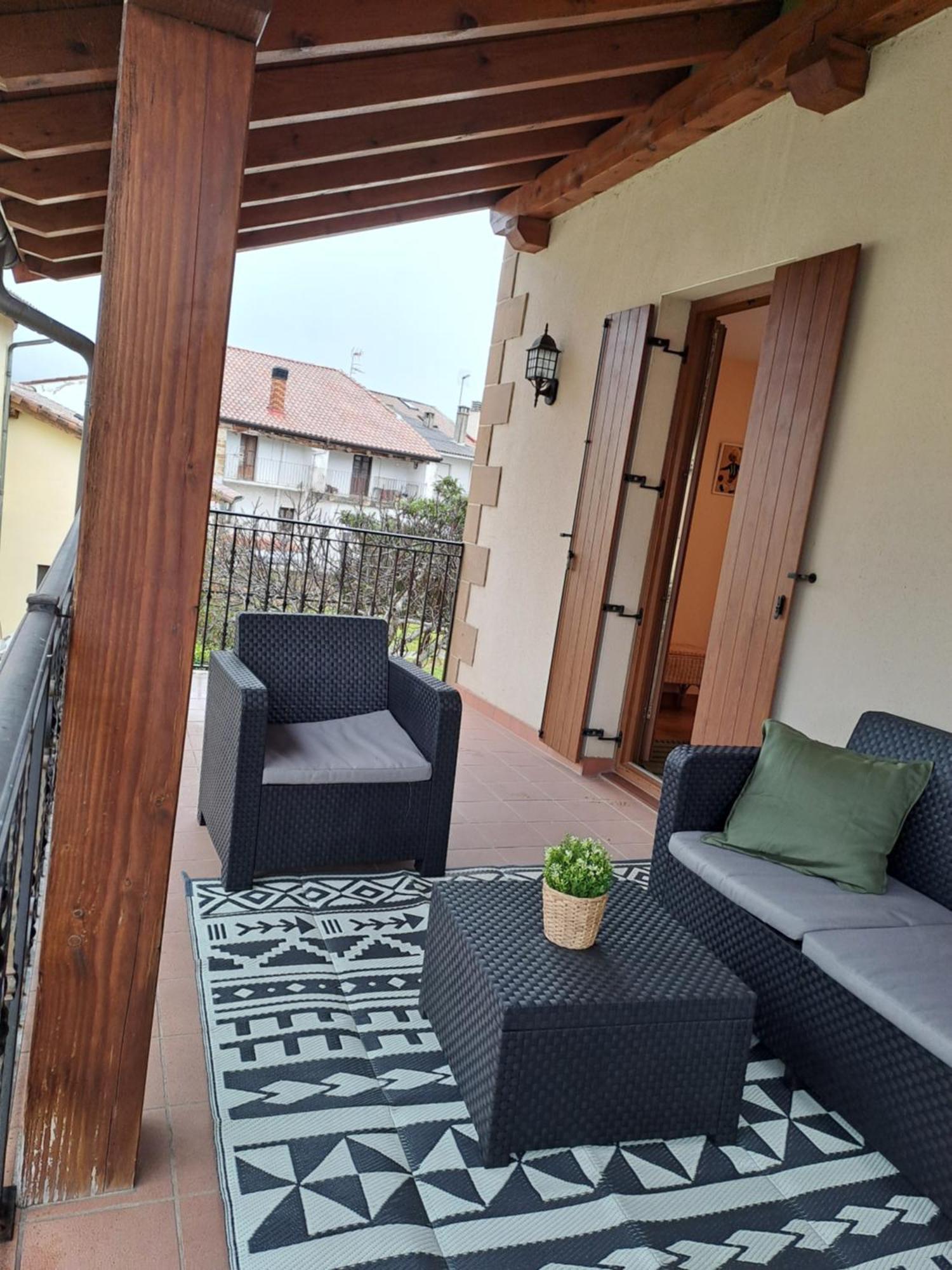 Casa Rural Torreblanca Urroz 외부 사진